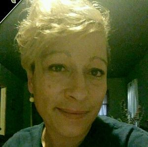 Meet your Posher, Essie